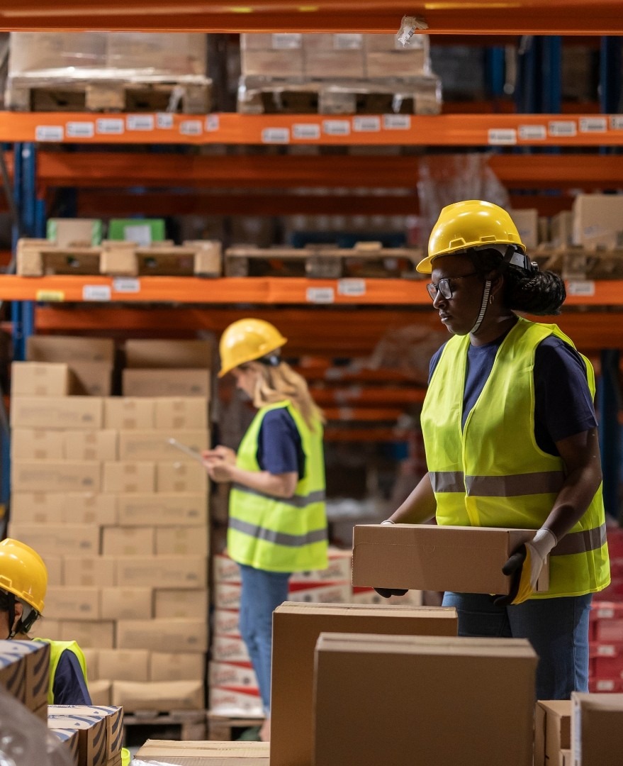 Workers in a Distribution environment with boxes